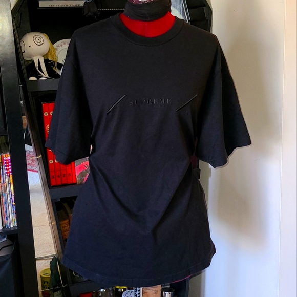 SUPREME NEW YORK TONAL EMBROIDERY LOGO TSHIRT TOP SPRING SUMMER 2018 BLACK - Picture 1 of 5